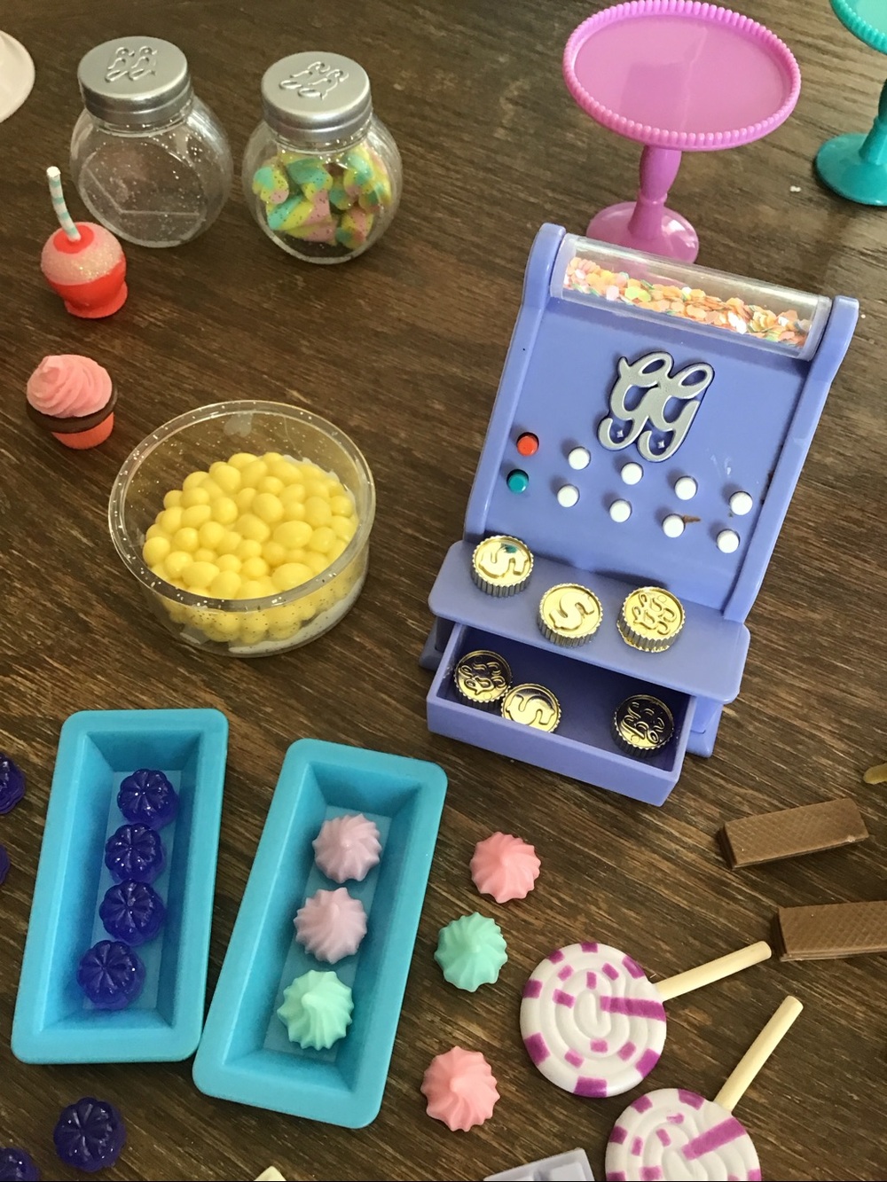 Glitter Girls Sweet Shop Playset - Picture 8 of 16